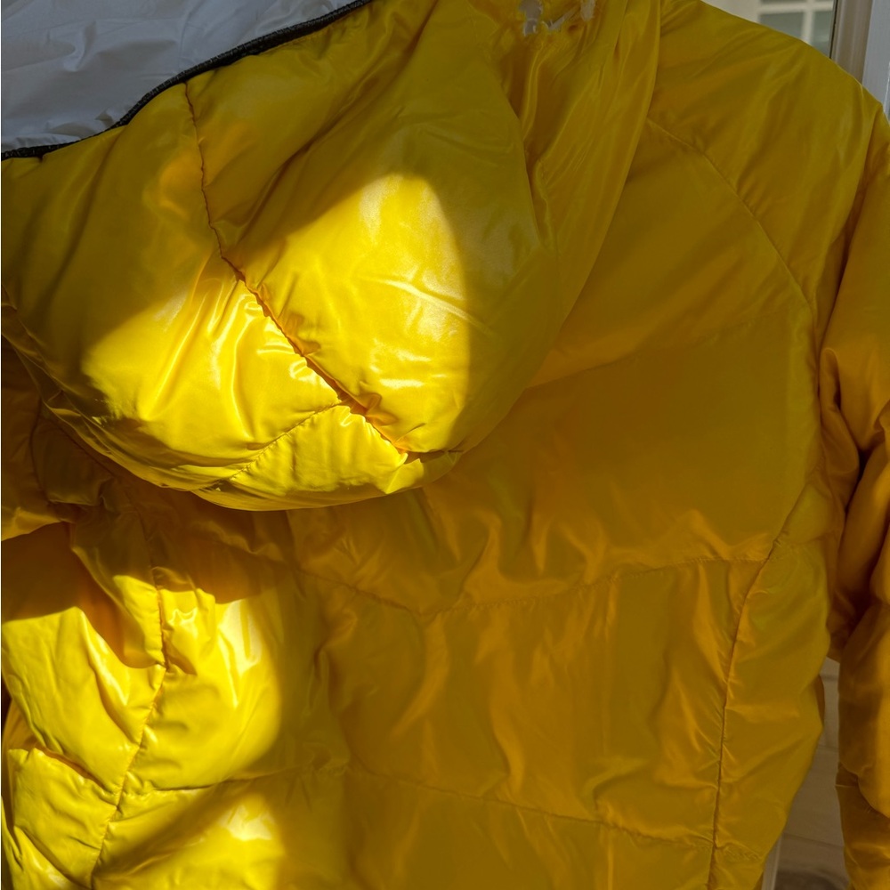 Yellow down puffer coat skea brand from Europe